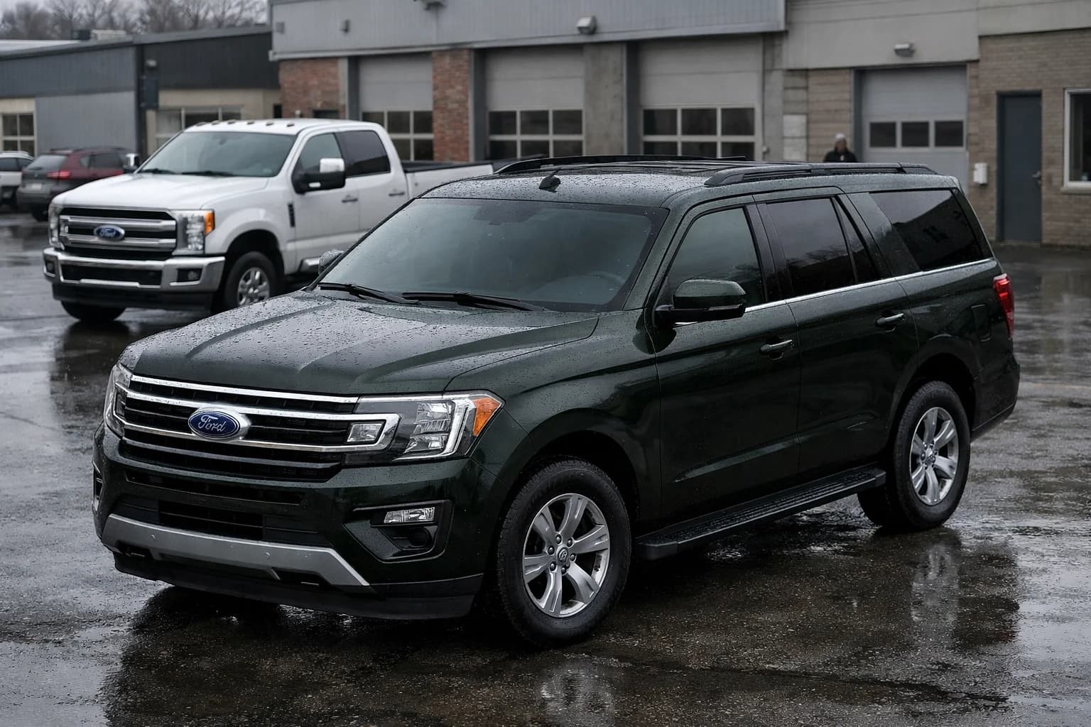 Ford återkallar stora suvar och tunga pickuper igen