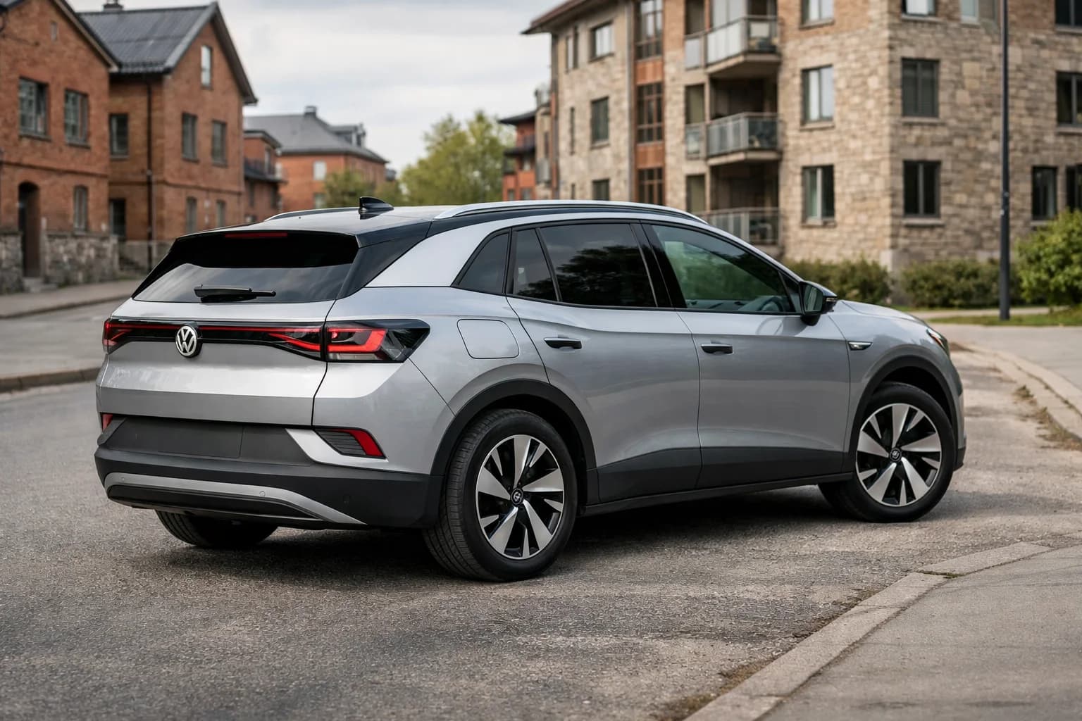 Volkswagen delar spåren för ID.4 i USA och Europa